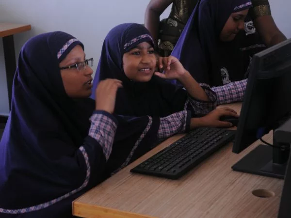 computer class with students